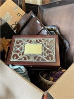 Large Serving Trays, Boxes & Décor