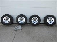 TIRES A FORD CAPS (X 4)