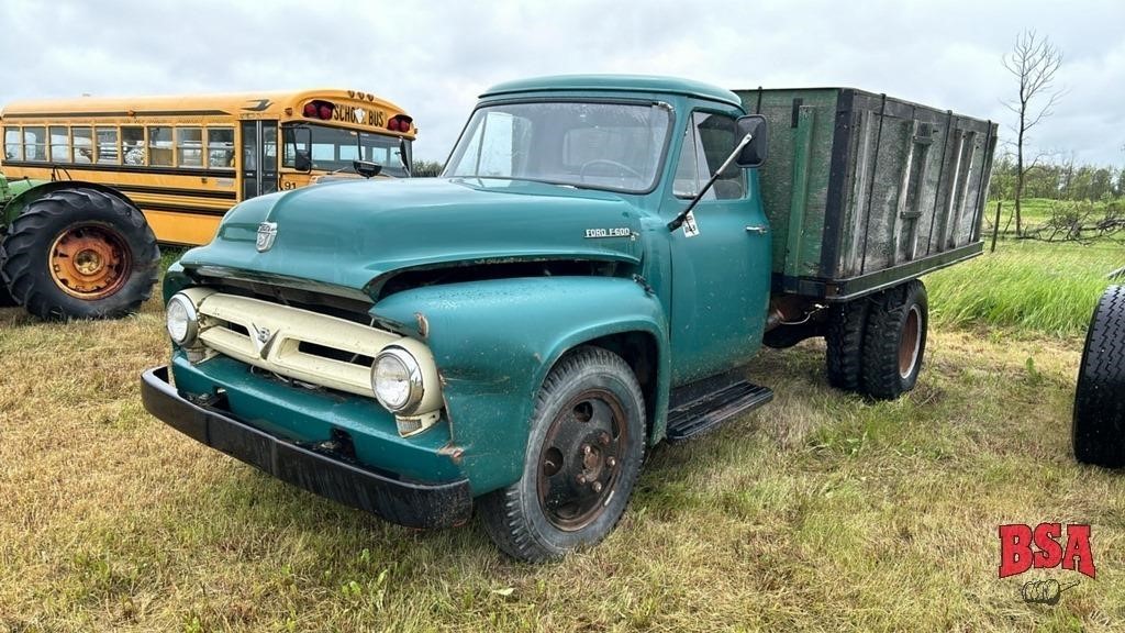 OFFSITE: 1953 Ford F-600, Flathead 8 eng.,