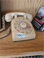 Vintage Rotary Phone (garage)