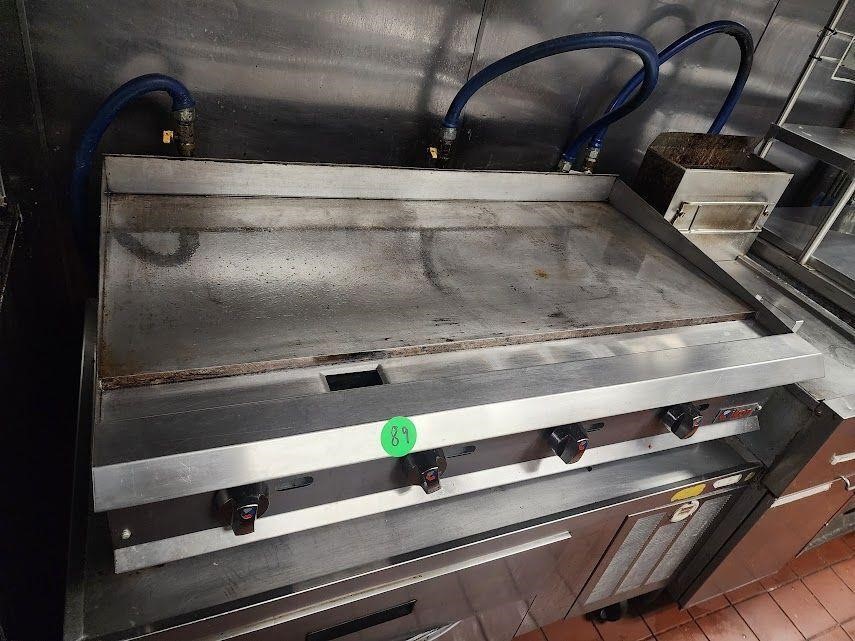 BRAND NEW AND LIKE NEW RESTAURANT EQUIPMENT