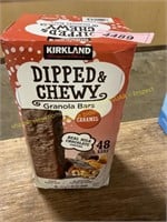 Kirkland Dipped&chewy caramel granola bars