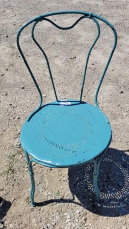 METAL OVERSIZED ICE CREAM PARLOR STYLE CHAIR