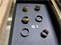 COSTUME JEWELRY-RINGS