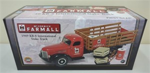 1st Gear IH KB-8 Stake Truck w/Accessories NIB1/34