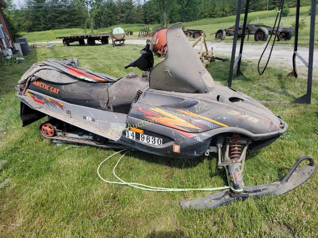 Artic cat snowmobile 370, untested
