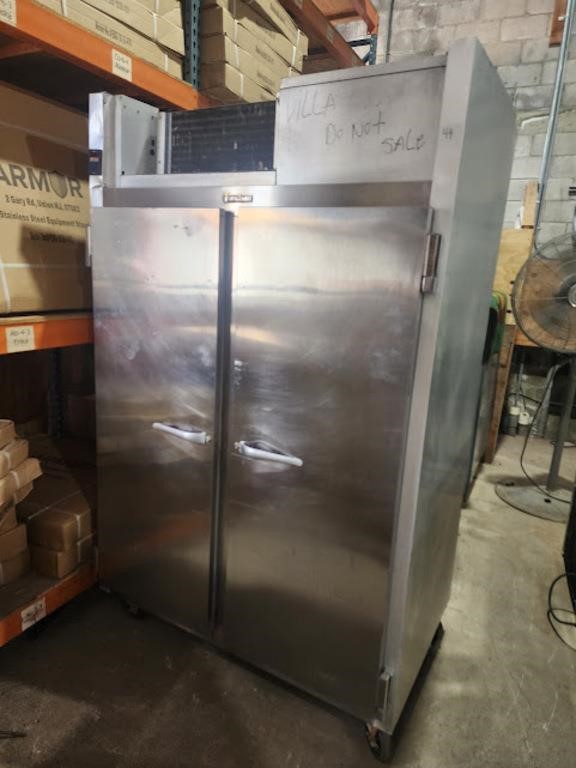 TRAULSEN 52" TWO SECTION REACH IN FREEZER G22010
