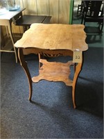 Square Oak top stand with Carving: Nice Condition