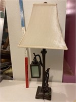 Country look table lamp