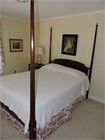 4-Post Queen Size Mahogany Bed