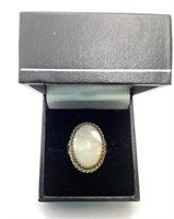 Silver ring w/stones- 4.57 grams