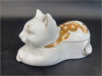 Elizabeth Arden Porcelain Cat Box 10kt Gold Ribbon