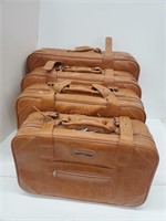 Knoxx Londonderry 4 Pc. Luggage Set