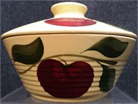 Apple Pattern Covered Watt Bowl / Casserole