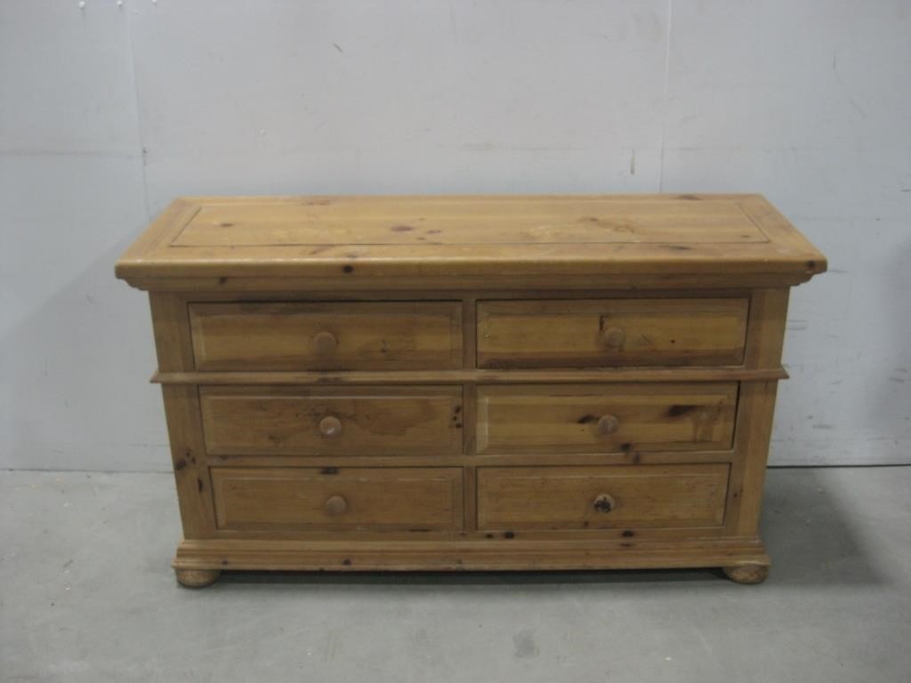 18"x 54"x 31" Broyhill Wood Dresser See Info