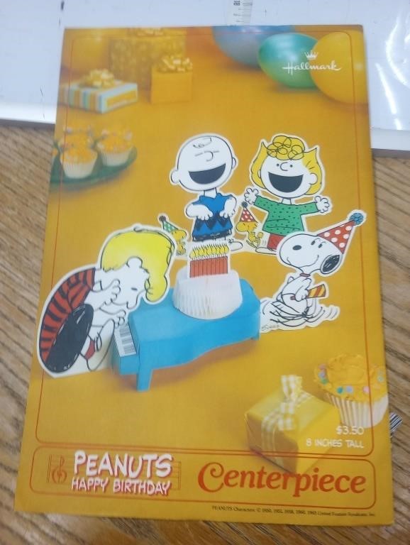 Peanuts Happy Birthday center piece