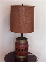 VINTAGE WESTERN WAGON WHEEL HUB LAMP