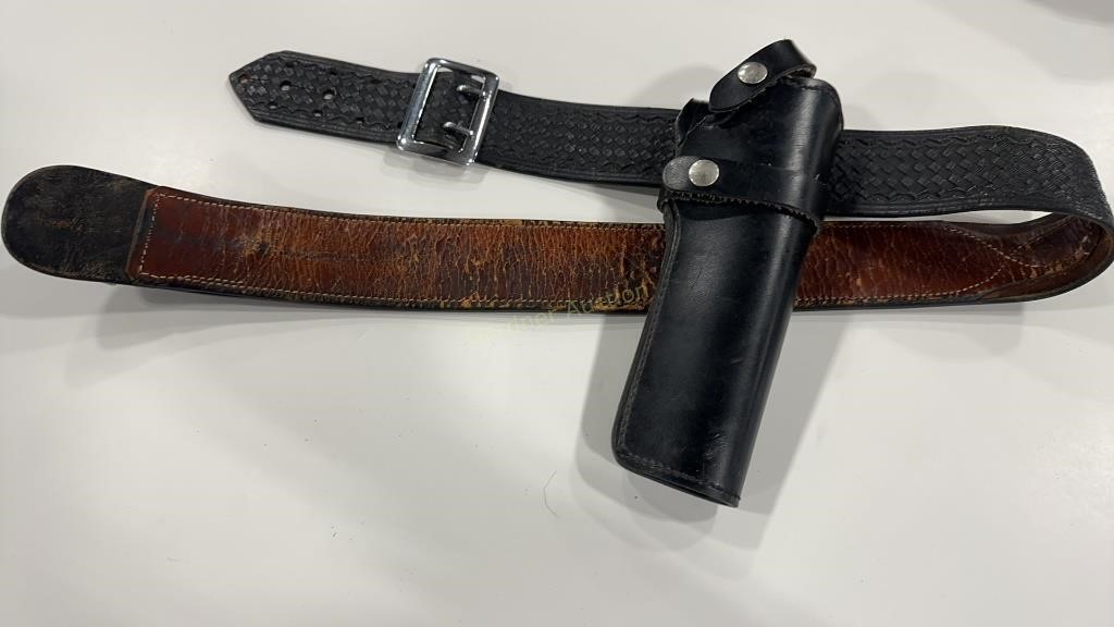LEATHER SMITH & WESSON HOLSTER & BELT