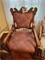 Antique Chair (R1)
