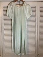 VINTAGE CARRIAGE COURT NIGHTGOWN DRESS ONE SIZE