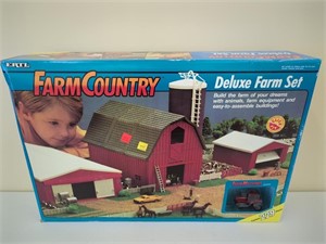 Farm Country Deluxe Farm Set NIB 1/64