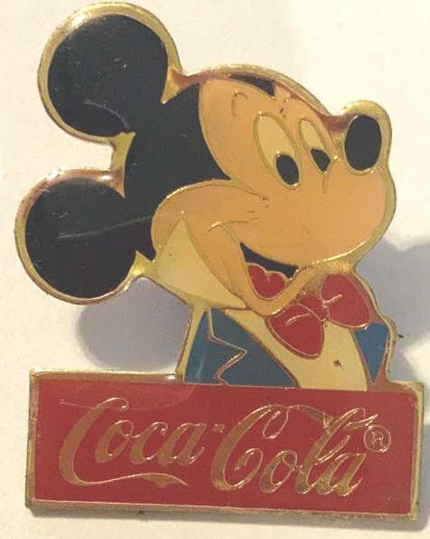 1986 DISNEY Mickey Mouse Coca Cola Pinback