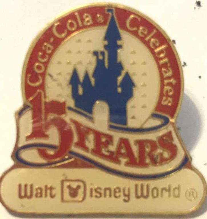 Vintage Walt Disney world 5 Years Pinback