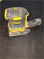 DEWALT 1/4 sheet variable speed sander, tool Only