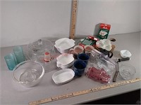 Kitchen lot – CorningWare, cookie cutters, large