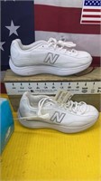 New Balance womens size 6 1/2 B Medium Shoes