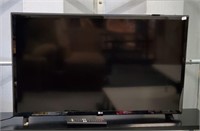 32" LG TV With Remote