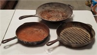 R- 3 Pieces Of Vintage Cast Iron Skillets