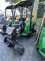 John Deere X700 Hydrostatic Tractor