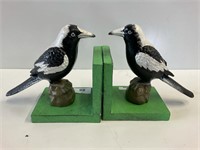 PAIR OF CAST IRON MAGPIE BOOKENDS