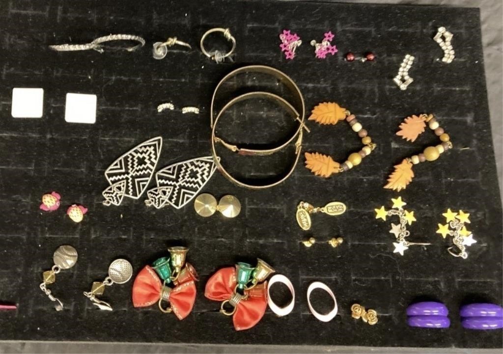 EARRINGS JACKPOT !!!  OVER 20 PAIRS / JEWELRY