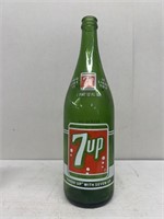 7-Up bottle 1 pint 12 ounce