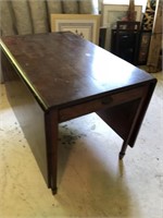 Drop Leaf Table  71" x 42" - Leaf arm broken