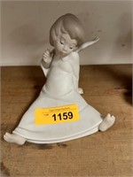 LLADRO PORCELAIN SCUPTURE ANGEL REPAIRED