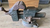 Vintage Littlestown cast iron vice
