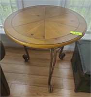PINE ROUND END TABLE