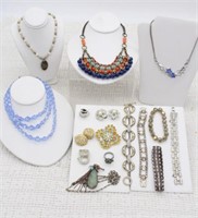 SELECTION OF JEWELRY