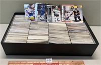 LARGE LOT OF VARIOUS HOCKEY CARDS