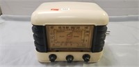 1 Vintage Radio (Not Tested)