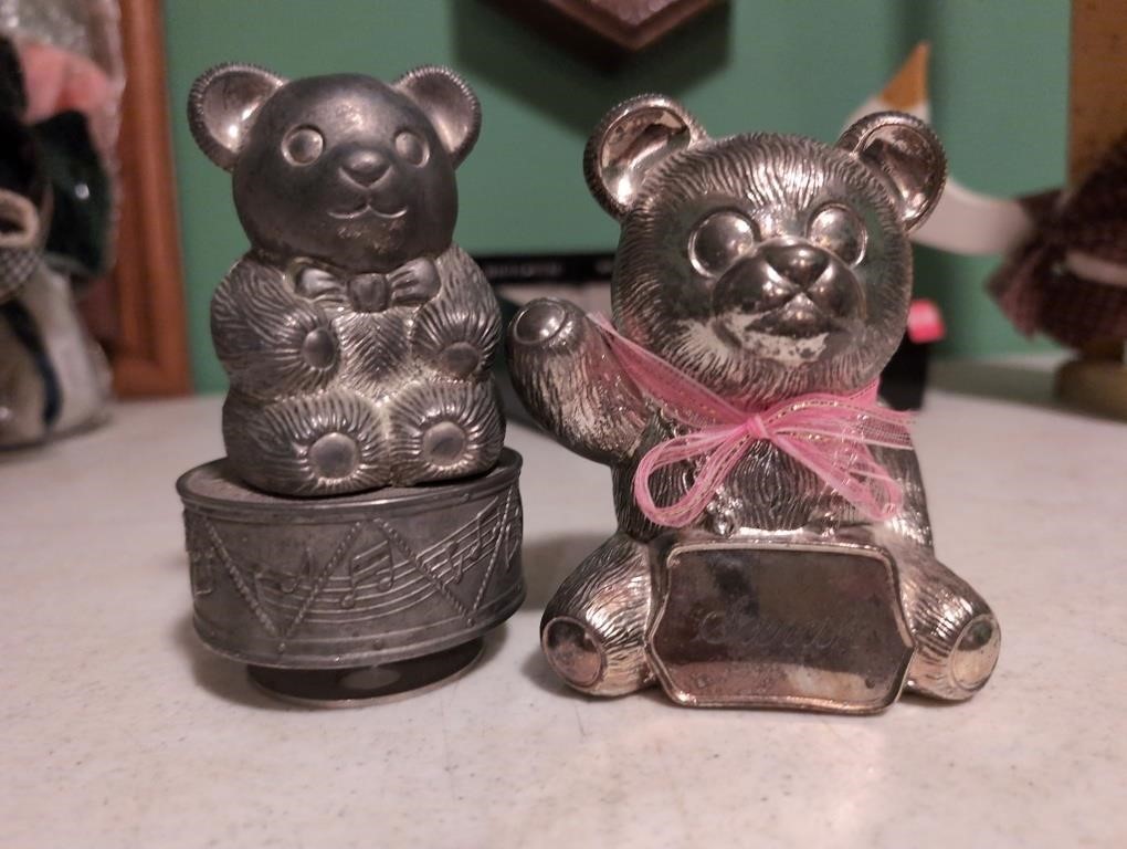 Silver bears (nonmarked) music box is in 2 pcs