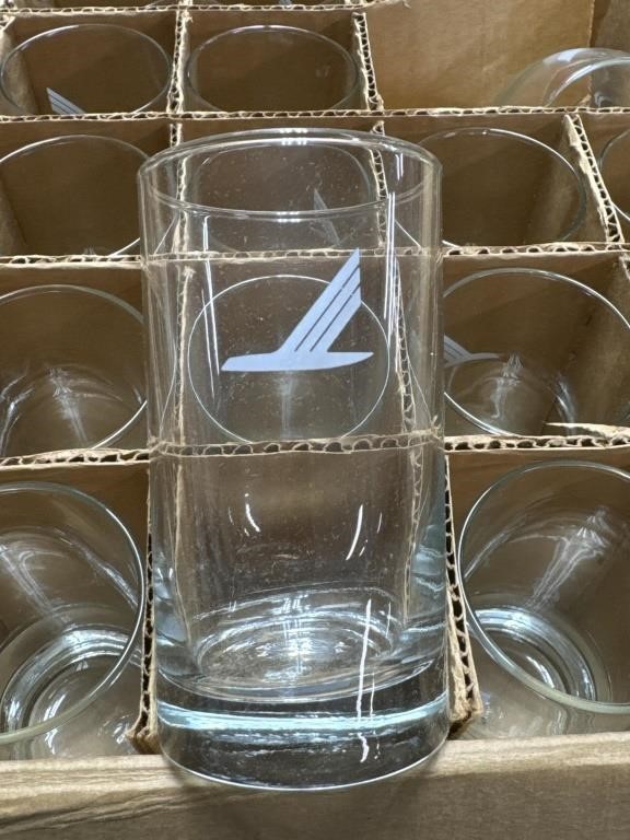 32 Piedmont Airlines Assorted Glasses