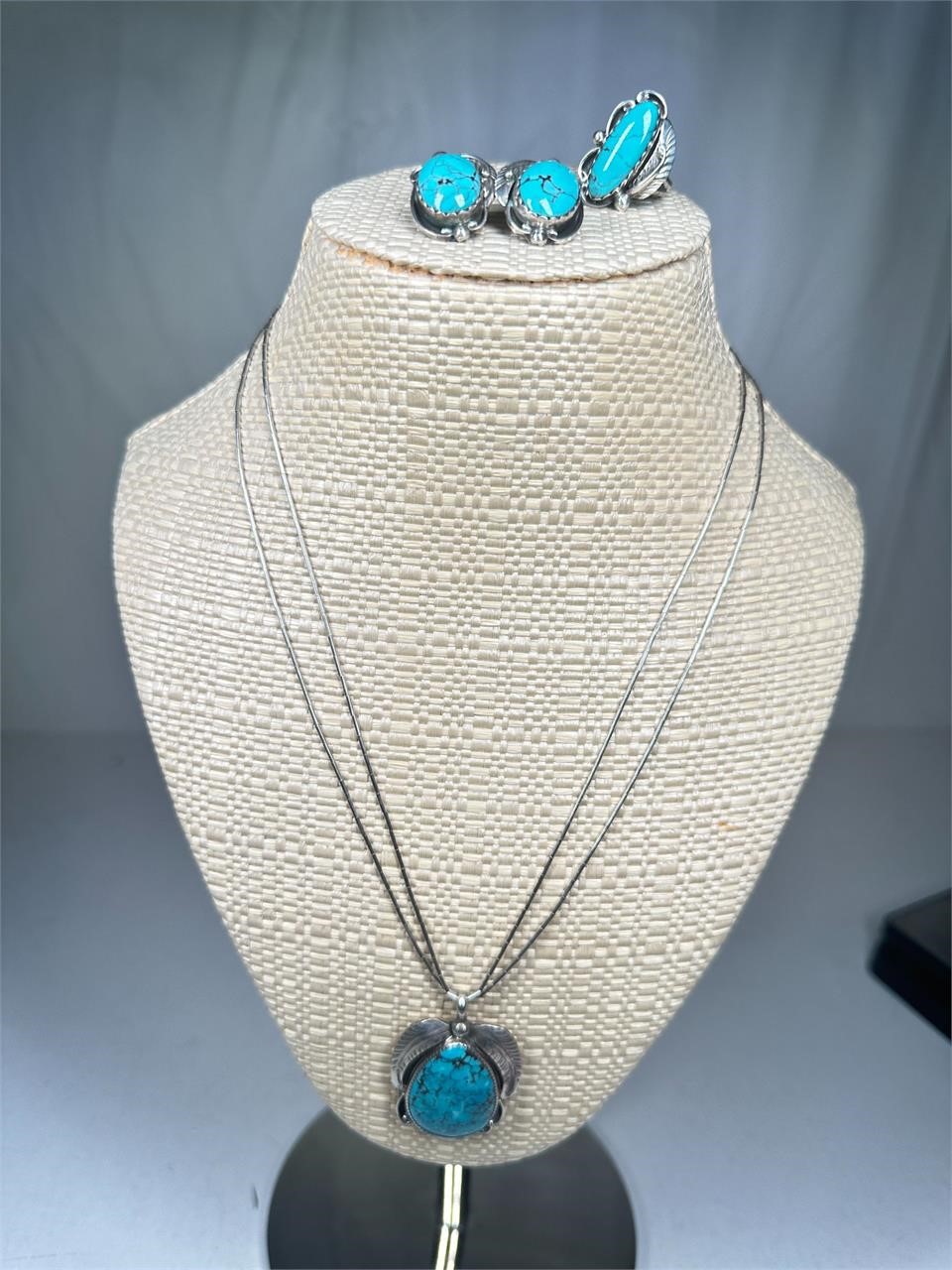 .925 Silver/Turquoise Necklace, Earring & Ring Set