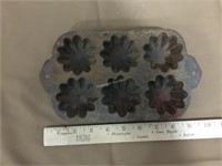 Vintage Cast iron Turks cap muffin pan
