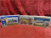 K-Lineville Building & Bachmann Plasticville.