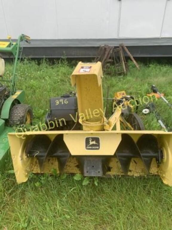 JOHN DEERE FRONT MOUNT SNOWBLOWER