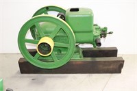 JOHN DEERE TYPE 'E' 1 1/2 H.P. 600 RPM ENGINE